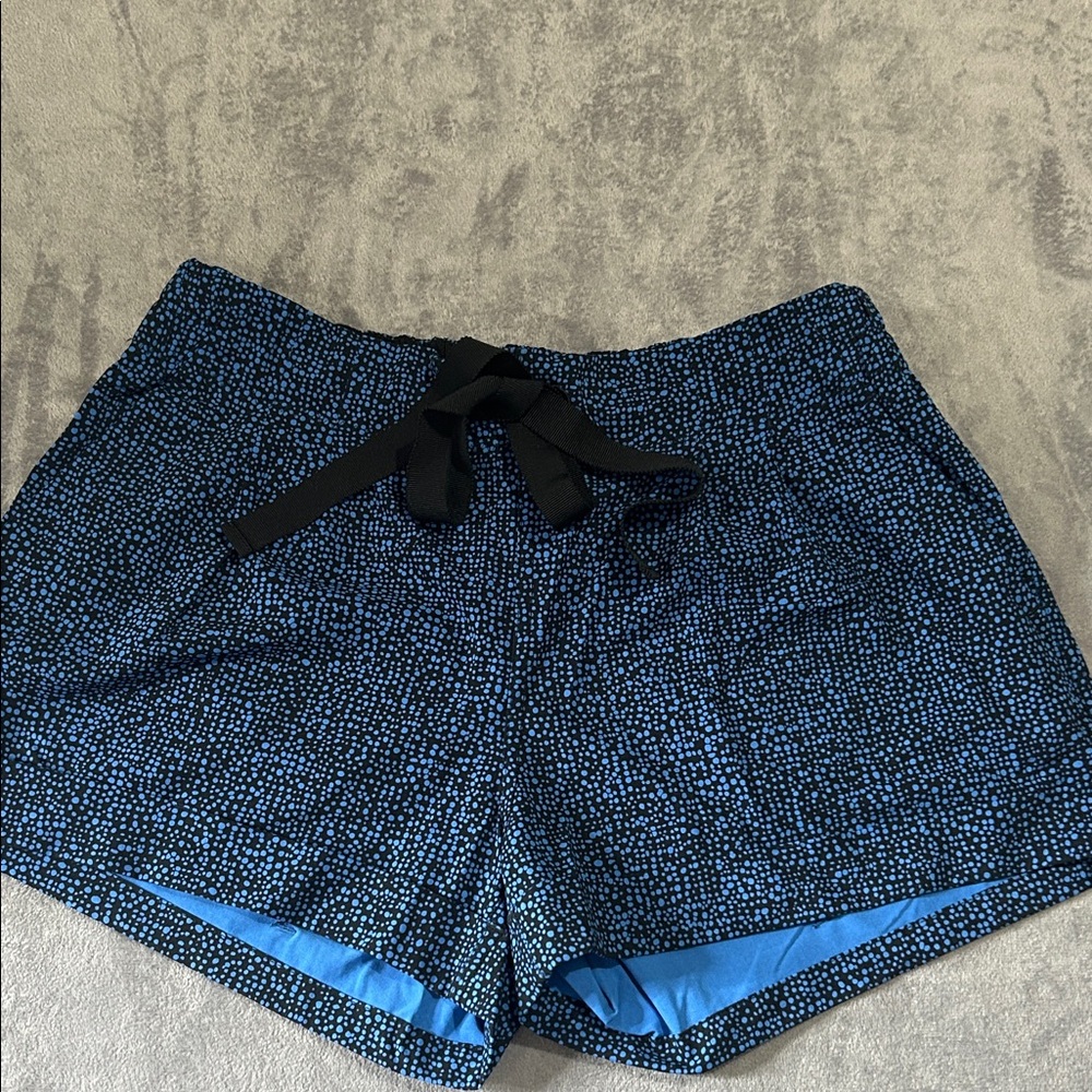 lululemon spring break away short llinablack and bibles pipe black print